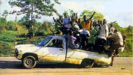 Kelkes Kader En voiture